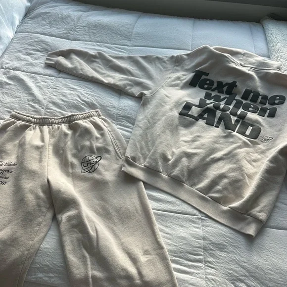 Lonely Ghost ‘Text Me When You Land’ Exclusive Set - Picture 5 of 8